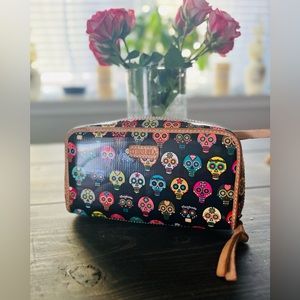 Consuela Tiny Wallet